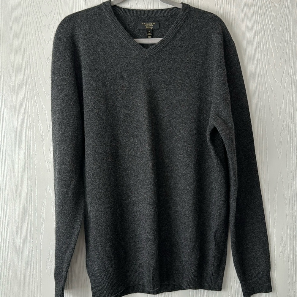 NWT Club Room Cashmere V-neck Sweater - Size M - Picture 3 of 6